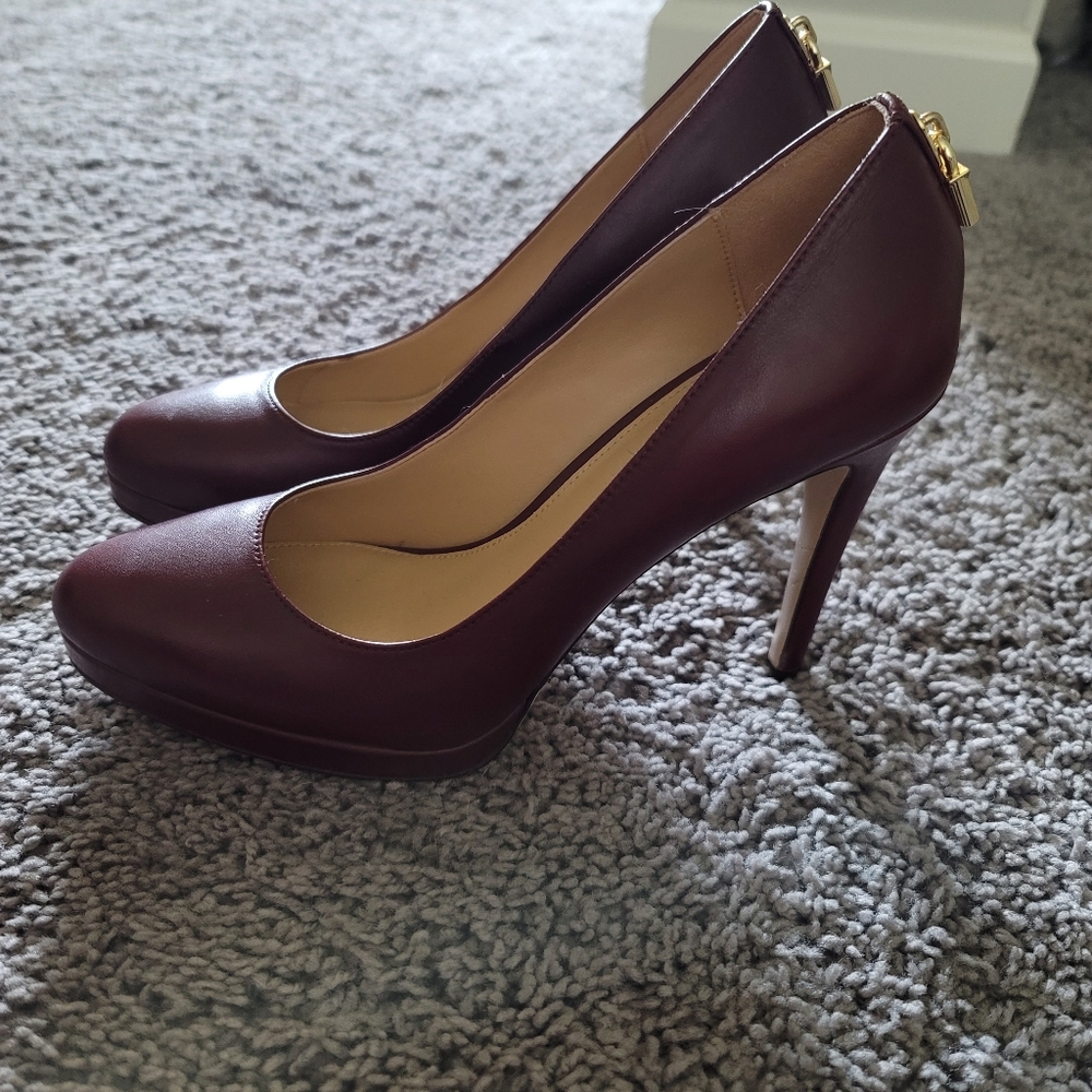 Michael Kors Hamilton Pumps